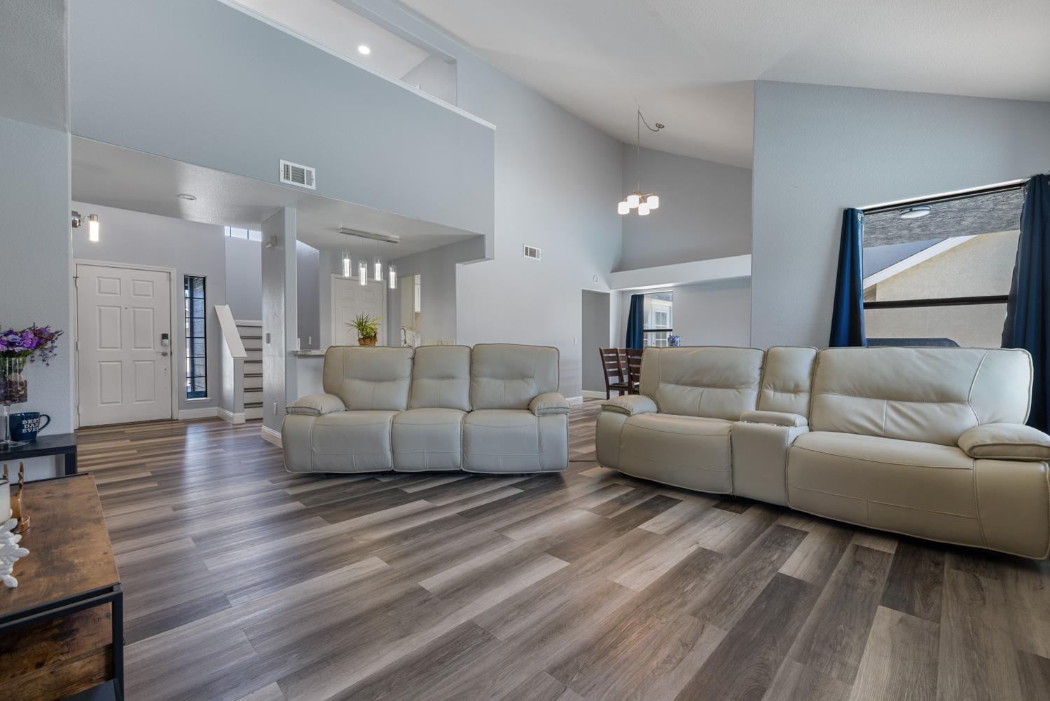 Detail Gallery Image 8 of 44 For 1184 Wood Duck Ct, Manteca,  CA 95337 - 4 Beds | 3 Baths