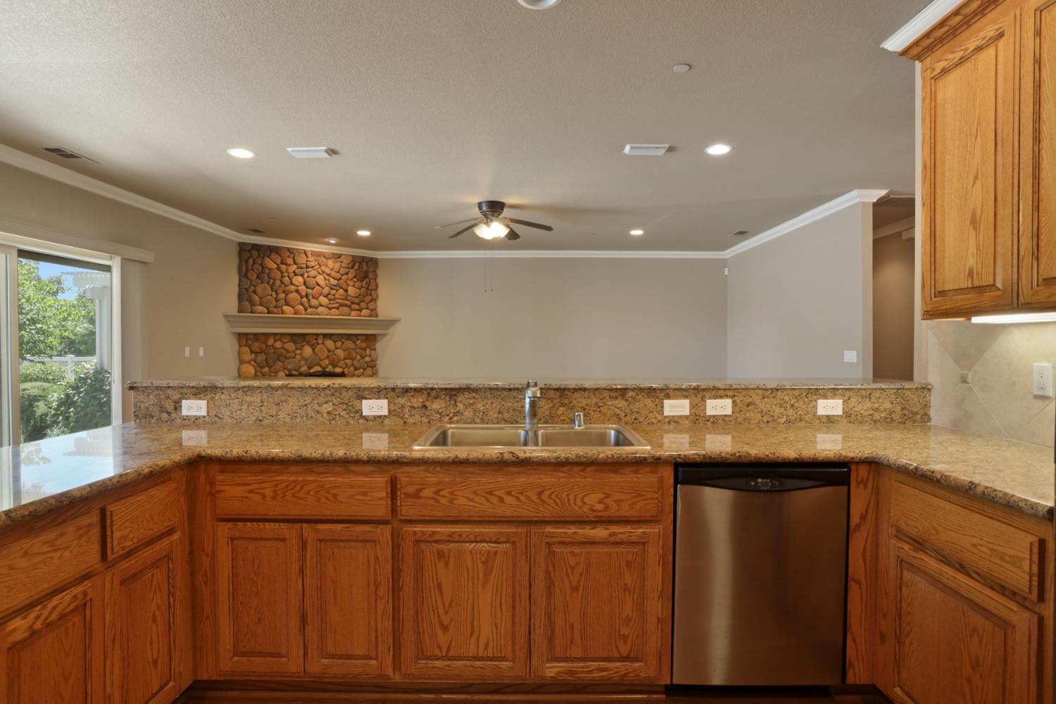 Detail Gallery Image 14 of 74 For 13703 Christensen Rd, Galt,  CA 95632 - 4 Beds | 2/1 Baths