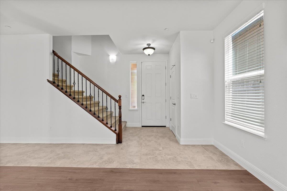 Detail Gallery Image 6 of 37 For 3129 Lennon Dr, Roseville,  CA 95661 - 5 Beds | 3 Baths