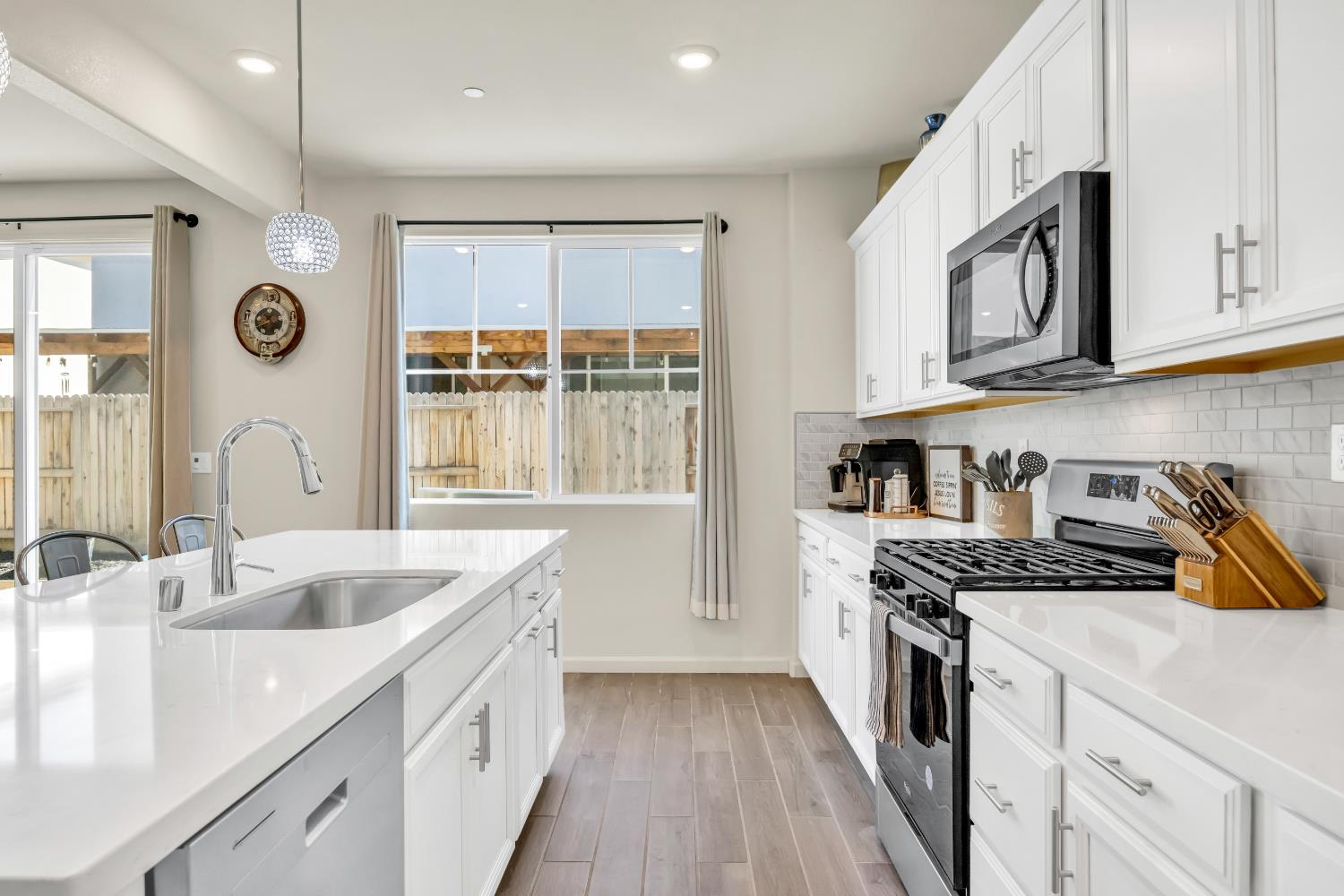 Detail Gallery Image 5 of 35 For 1427 Sanders St, Lincoln,  CA 95648 - 4 Beds | 3 Baths