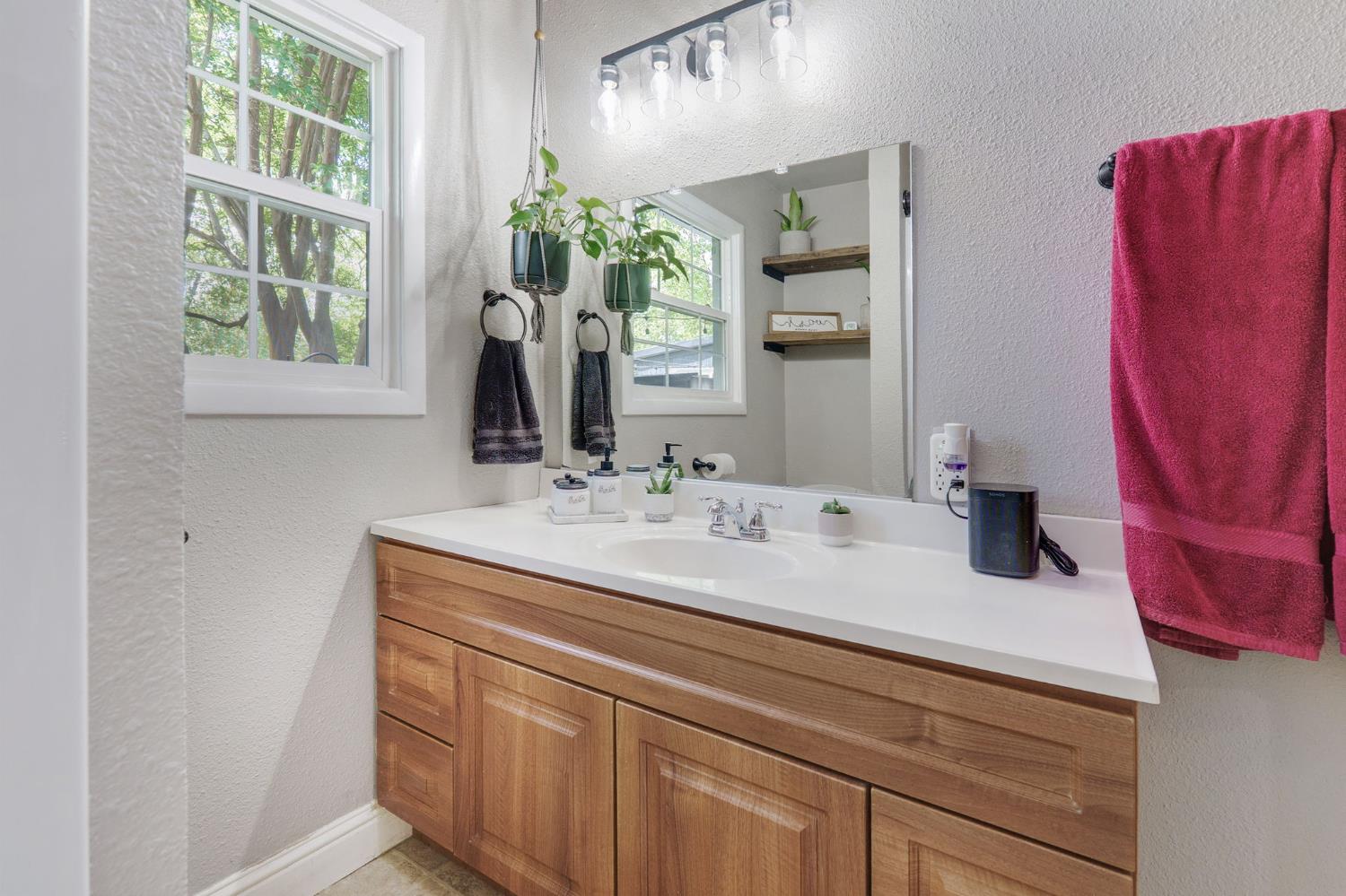 Detail Gallery Image 21 of 32 For 911 West St, Woodland,  CA 95695 - 3 Beds | 1 Baths