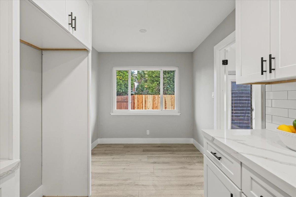 Detail Gallery Image 7 of 27 For 7538 Circle Pkwy, Sacramento,  CA 95823 - 3 Beds | 2 Baths