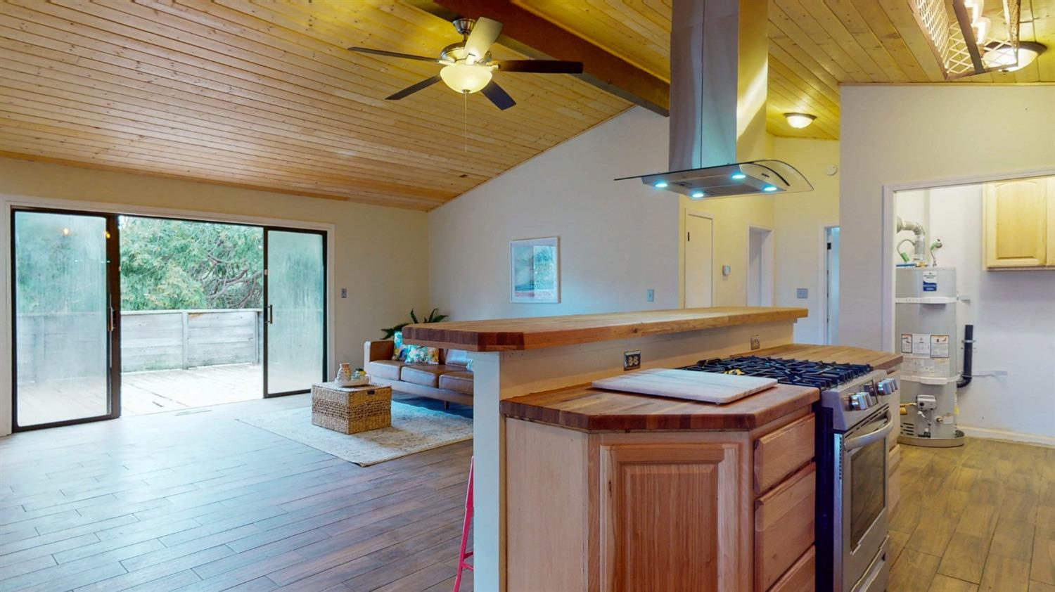 Detail Gallery Image 8 of 25 For 10128 Mills Rd, Grass Valley,  CA 95945 - 2 Beds | 2 Baths