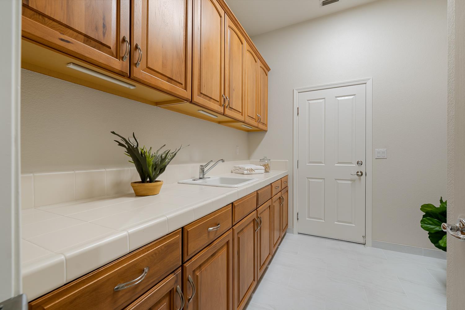 Detail Gallery Image 41 of 90 For 9461 Crossrail Dr, Wilton,  CA 95693 - 5 Beds | 3 Baths