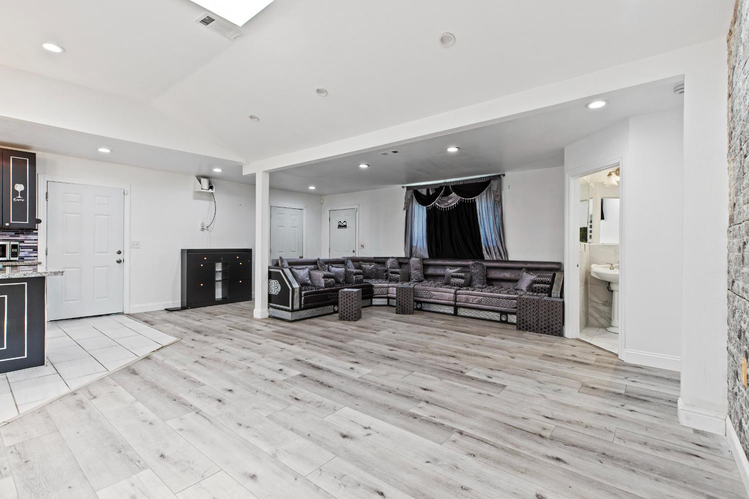 Detail Gallery Image 11 of 48 For Address Is Not Disclosed, Modesto,  CA 95351 - 3 Beds | 4 Baths