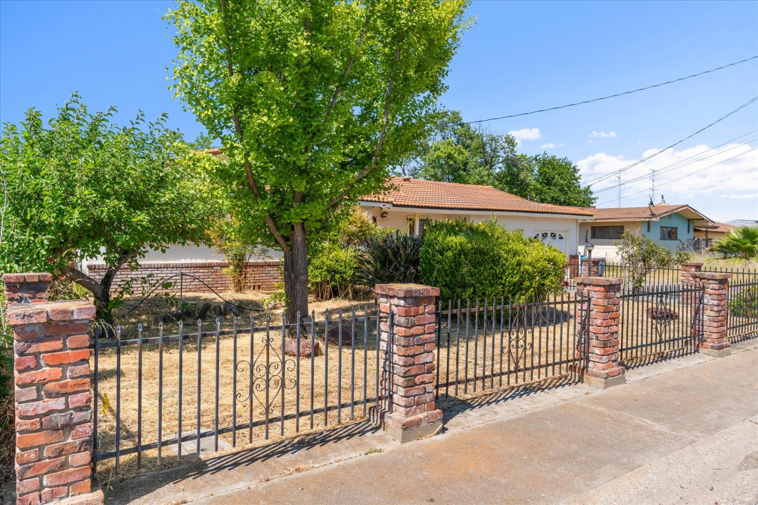 Detail Gallery Image 2 of 51 For 1961 17th St, Olivehurst,  CA 95961 - 3 Beds | 2 Baths