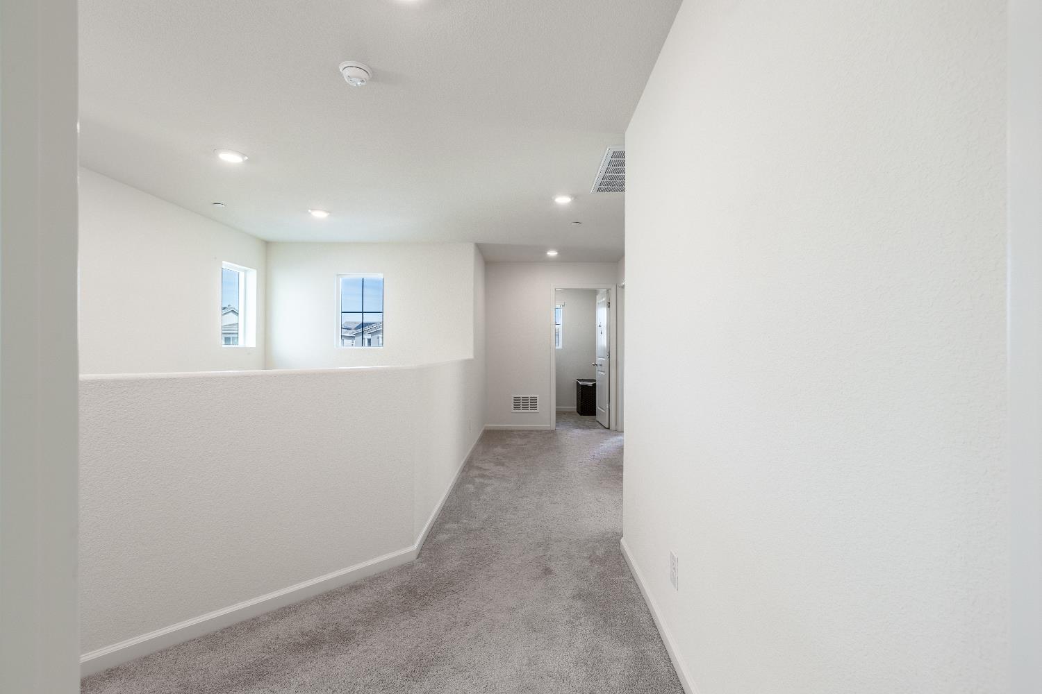Detail Gallery Image 13 of 26 For 3825 S 3825 Arborhill Way Way, Sacramento,  CA 95834 - 3 Beds | 2/1 Baths