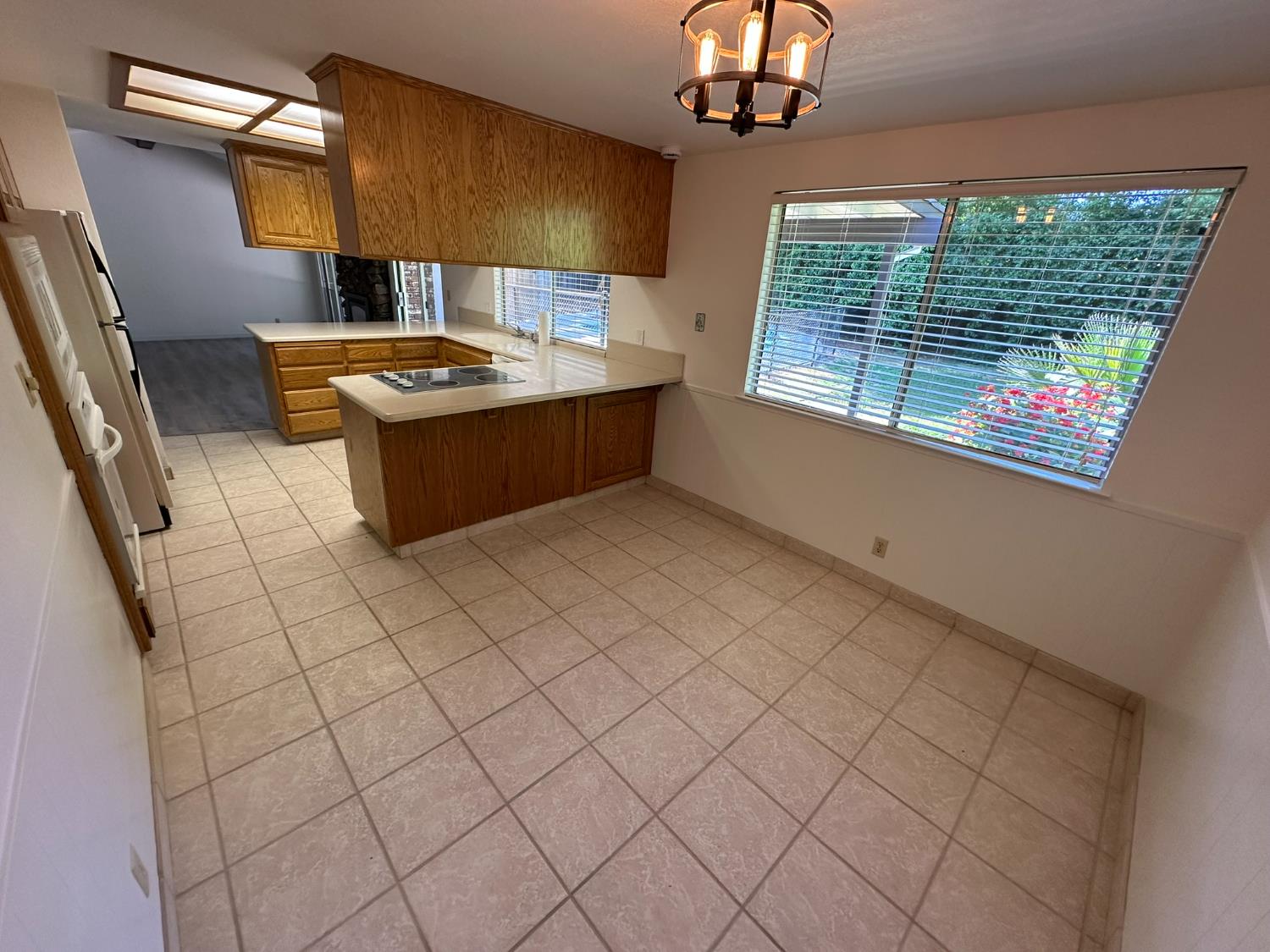 Detail Gallery Image 20 of 28 For 4408 San Ramon Dr, Davis,  CA 95618 - 4 Beds | 2/1 Baths