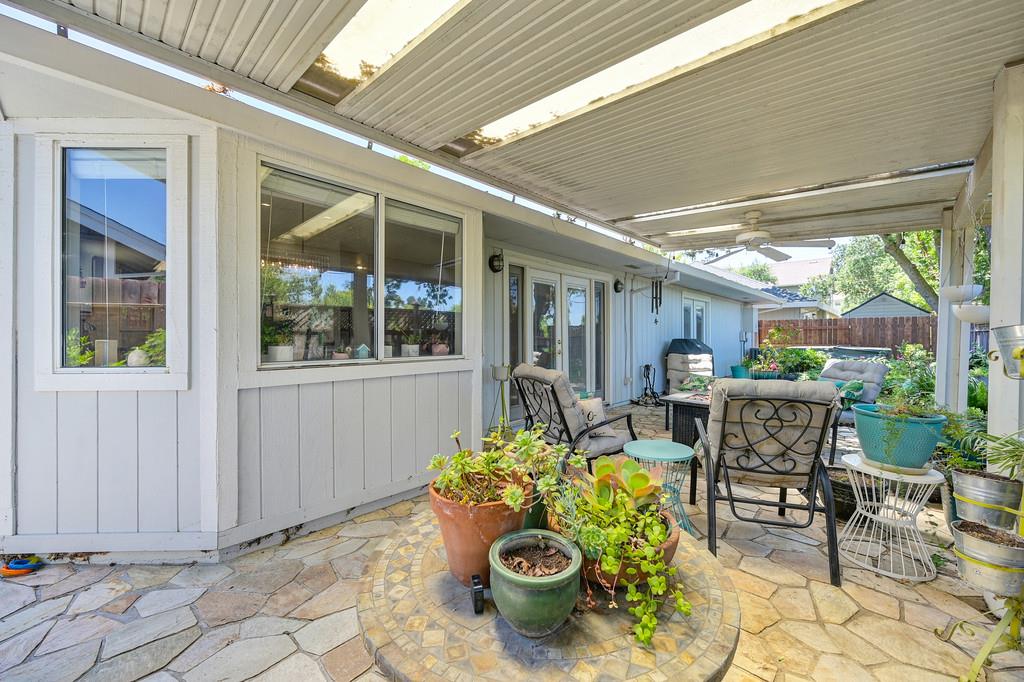 Detail Gallery Image 31 of 38 For 9763 Falcon Meadow, Elk Grove,  CA 95624 - 3 Beds | 2 Baths