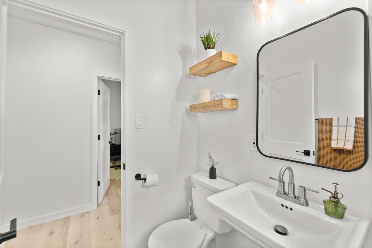 Detail Gallery Image 22 of 42 For 5500 73rd St, Sacramento,  CA 95820 - 3 Beds | 1 Baths
