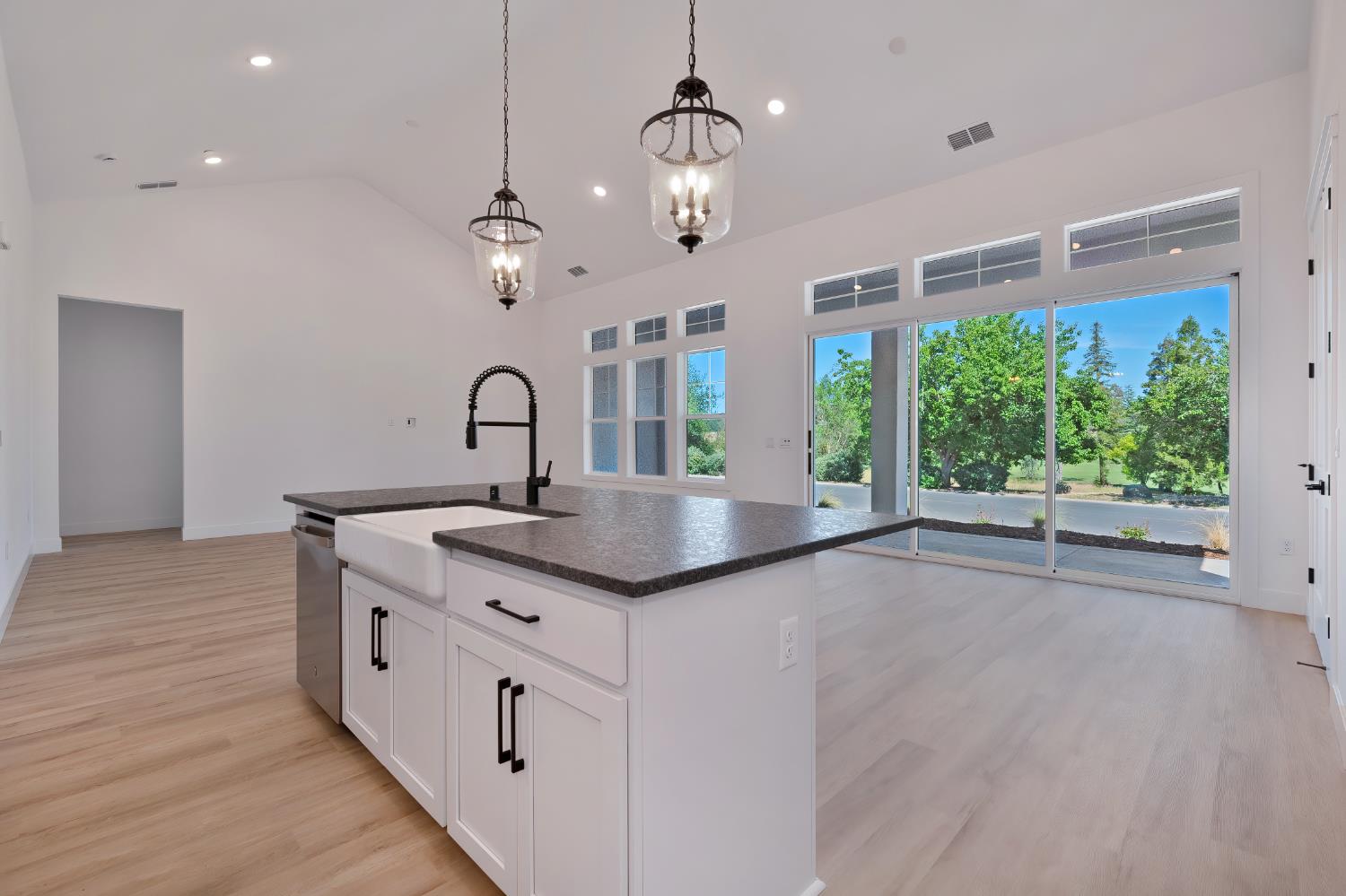 Detail Gallery Image 12 of 39 For 15045 via Sansovino, Sloughhouse,  CA 95683 - 3 Beds | 2 Baths