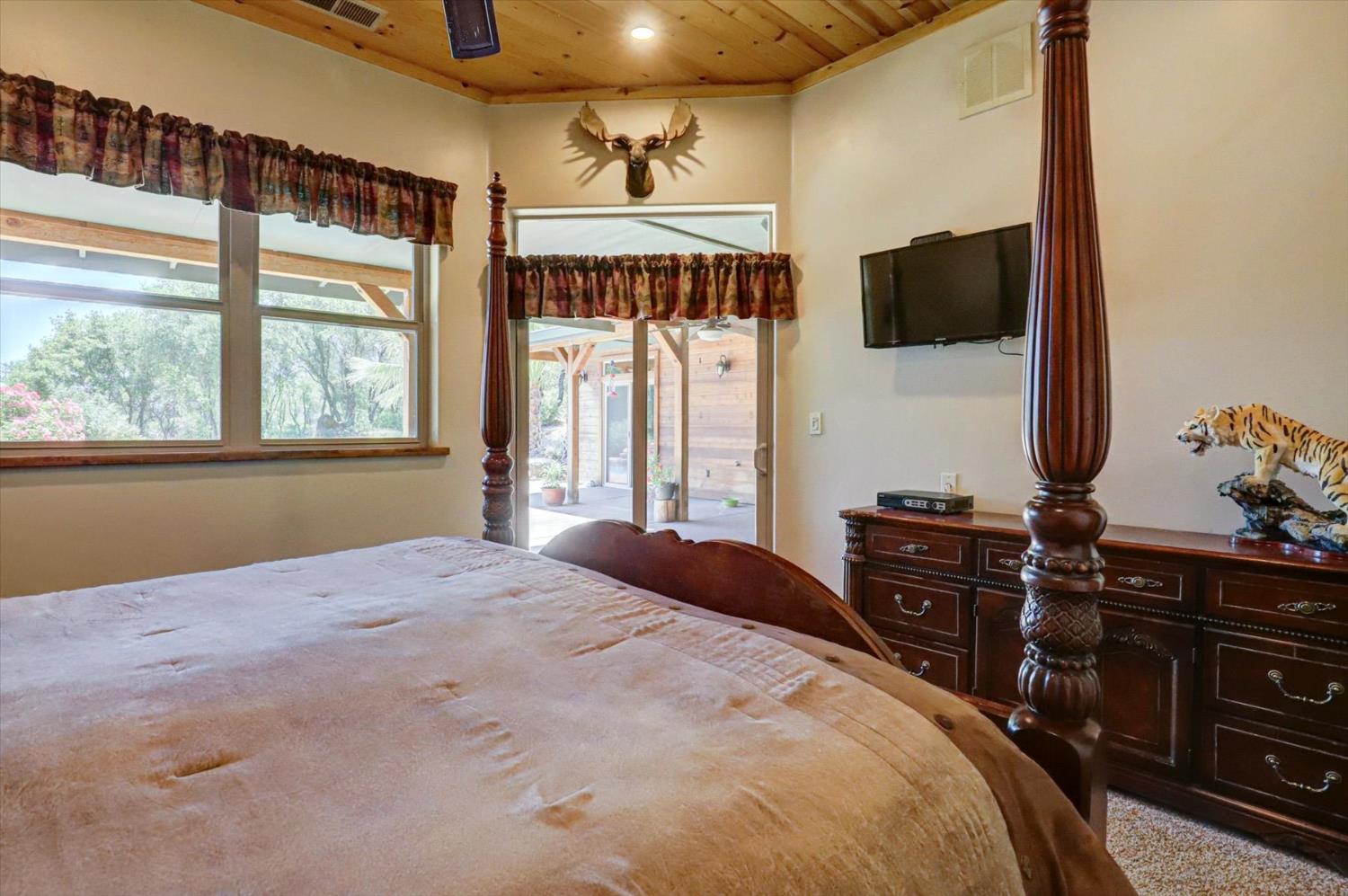 Detail Gallery Image 29 of 97 For 17620 Red Ball Cir, Grass Valley,  CA 95949 - 2 Beds | 2 Baths