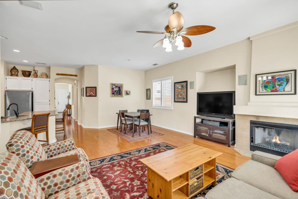 Detail Gallery Image 12 of 47 For 9145 Greendale Ct, Elk Grove,  CA 95758 - 4 Beds | 2 Baths