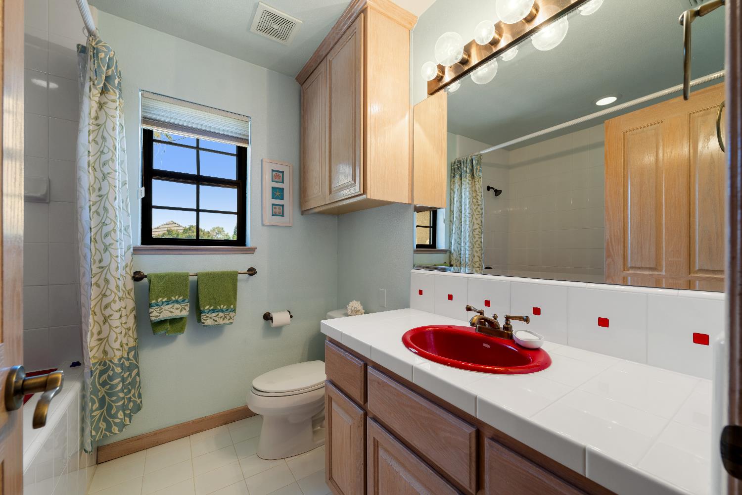 Detail Gallery Image 48 of 95 For 3004 Root Ave, Carmichael,  CA 95608 - 5 Beds | 4/2 Baths