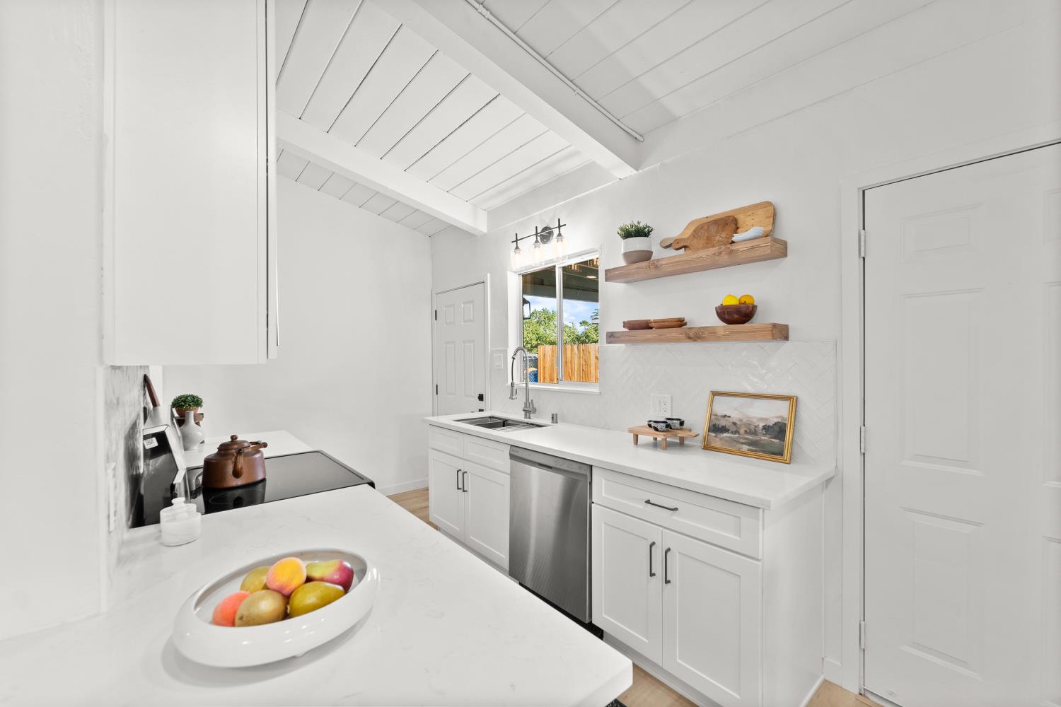 Detail Gallery Image 4 of 42 For 5500 73rd St, Sacramento,  CA 95820 - 3 Beds | 1 Baths