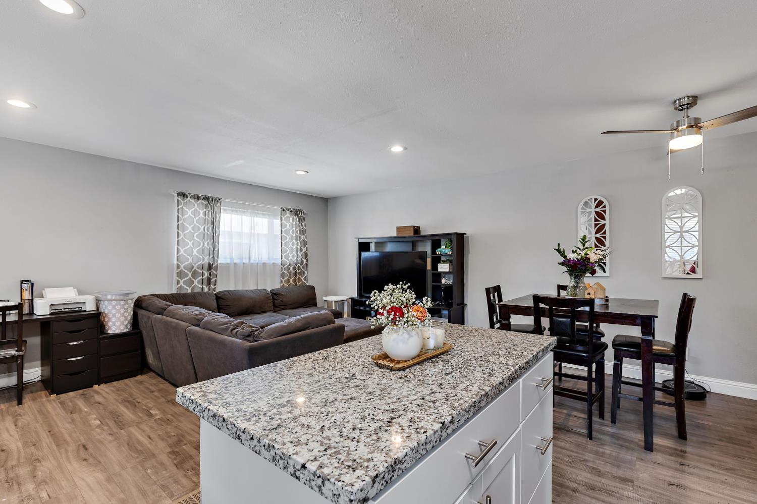 Detail Gallery Image 9 of 22 For 8943 El Mirador #4,  Elk Grove,  CA 95624 - 2 Beds | 1 Baths