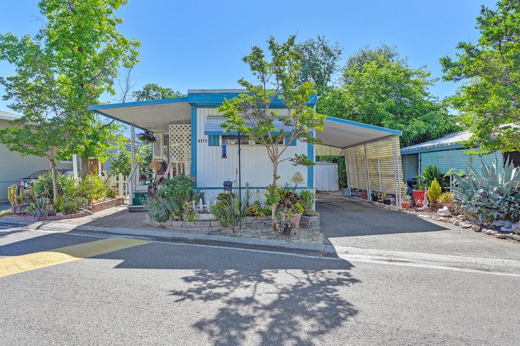 Detail Gallery Image 2 of 38 For 6175 Nob Hill Drive, Newcastle,  CA 95658 - 2 Beds | 1 Baths