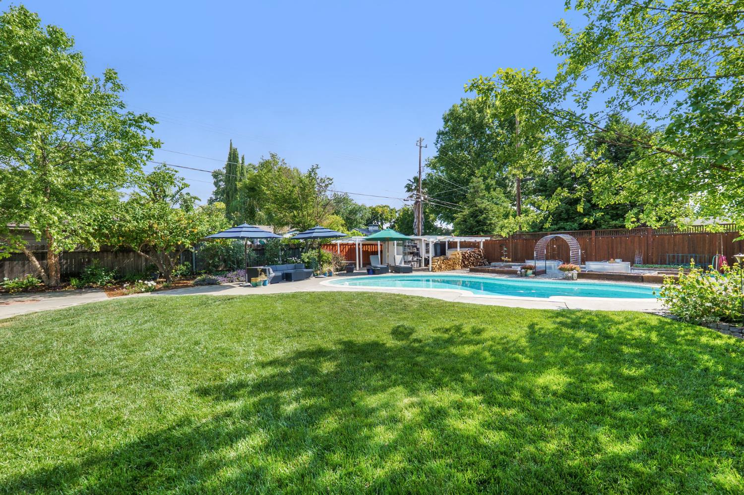 Detail Gallery Image 28 of 32 For 911 West St, Woodland,  CA 95695 - 3 Beds | 1 Baths
