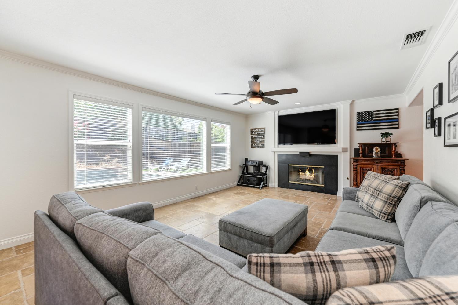Detail Gallery Image 16 of 43 For 5313 Thunder Ridge Cir, Rocklin,  CA 95765 - 4 Beds | 3 Baths
