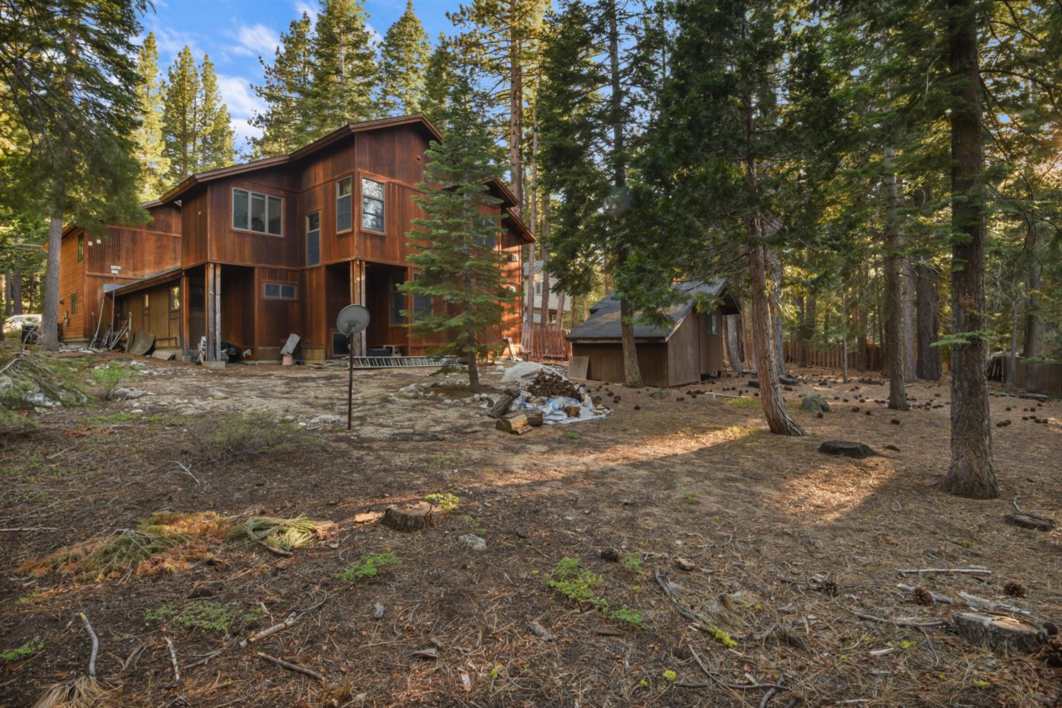 Detail Gallery Image 38 of 42 For 1724 Mohican Dr, South Lake Tahoe,  CA 96150 - 3 Beds | 2/1 Baths