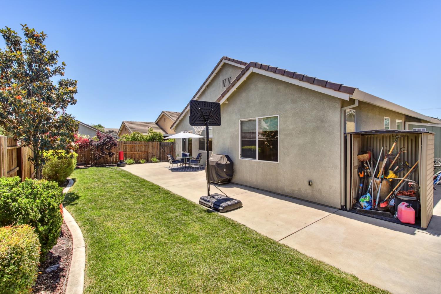 Detail Gallery Image 27 of 31 For 7744 Live Oak Way, Citrus Heights,  CA 95621 - 4 Beds | 3 Baths