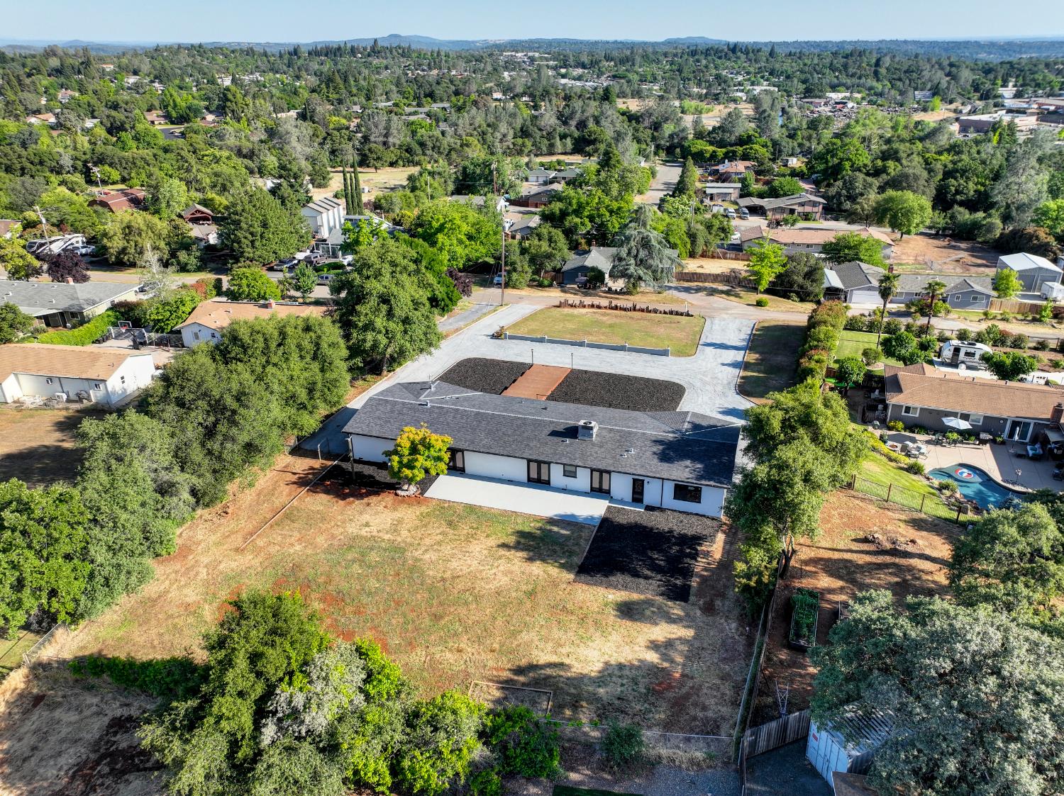 Detail Gallery Image 10 of 96 For 12445 Ladd Ln, Auburn,  CA 95603 - 6 Beds | 3 Baths