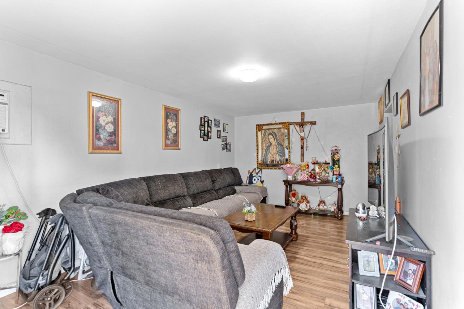 Detail Gallery Image 8 of 27 For 4776 E Lowe Ave, Fresno,  CA 93702 - 3 Beds | 1 Baths