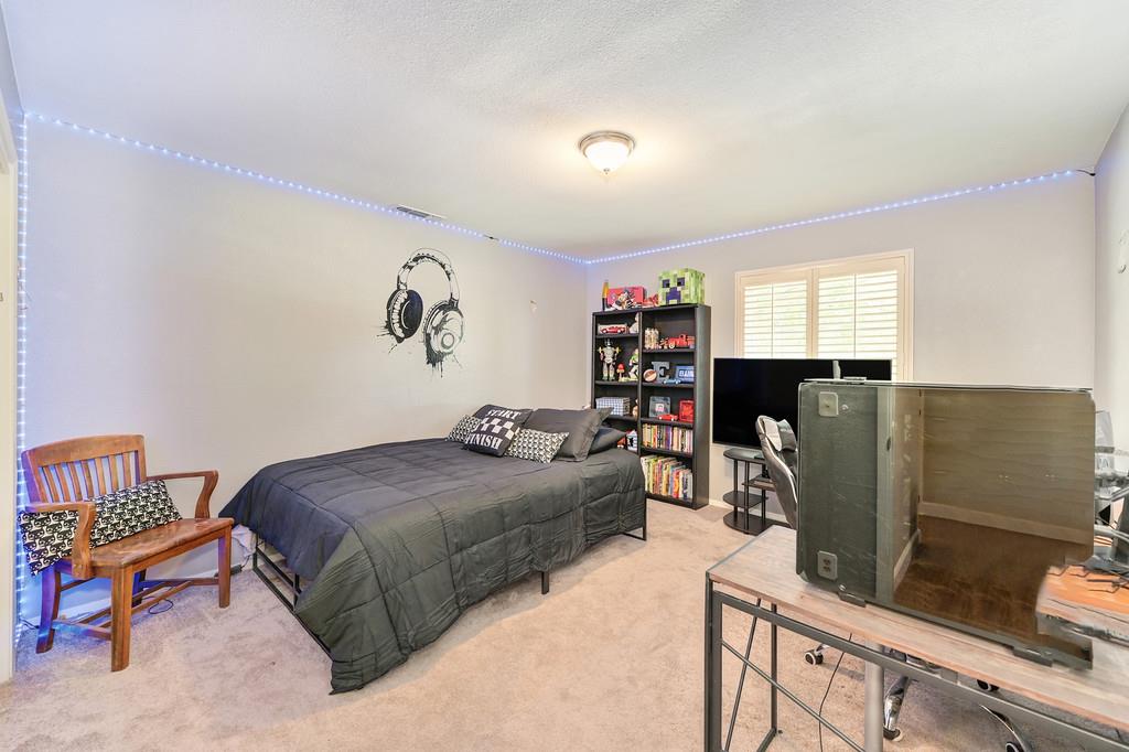 Detail Gallery Image 26 of 38 For 9763 Falcon Meadow, Elk Grove,  CA 95624 - 3 Beds | 2 Baths
