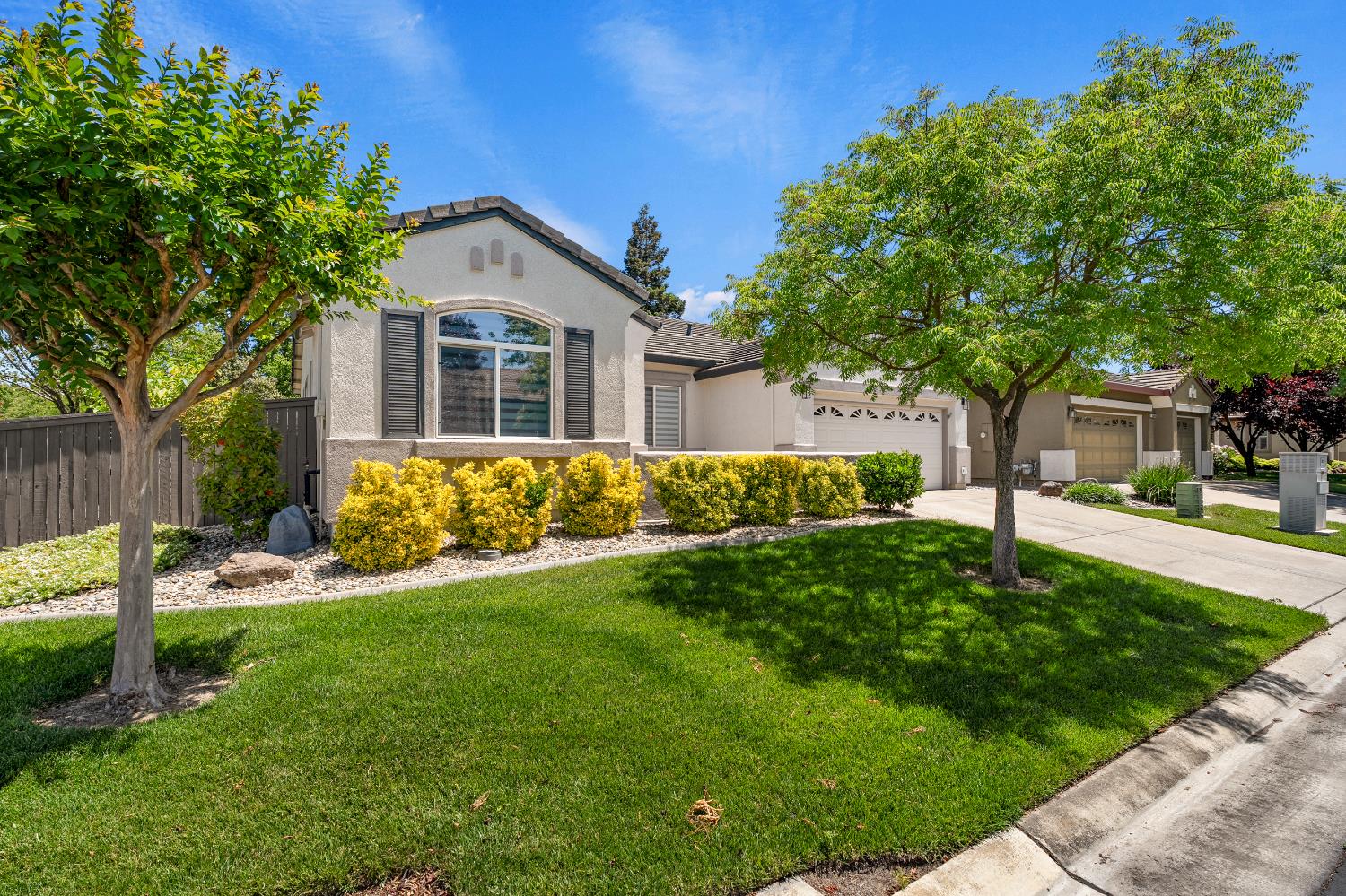 Detail Gallery Image 10 of 65 For 9501 Misty Cove Ln, Elk Grove,  CA 95758 - 2 Beds | 2 Baths