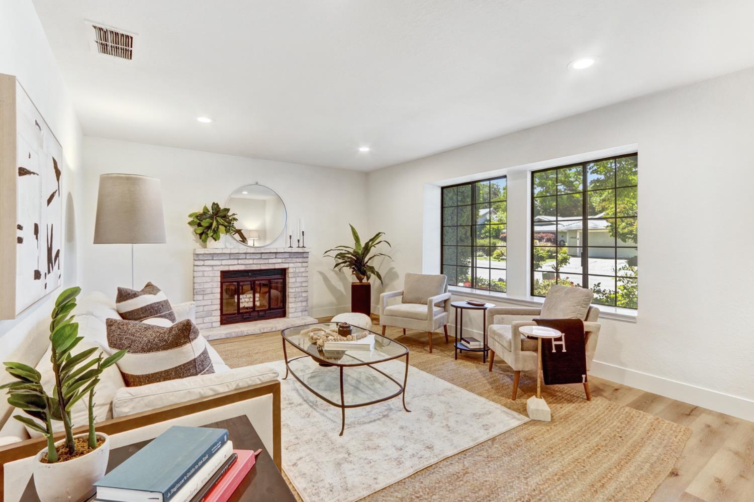 Detail Gallery Image 6 of 38 For 4939 Kurz Cir, Carmichael,  CA 95608 - 3 Beds | 2 Baths