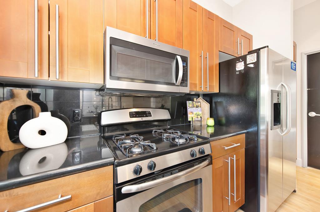 Detail Gallery Image 18 of 33 For 2117 S St #204,  Sacramento,  CA 95816 - 2 Beds | 2 Baths