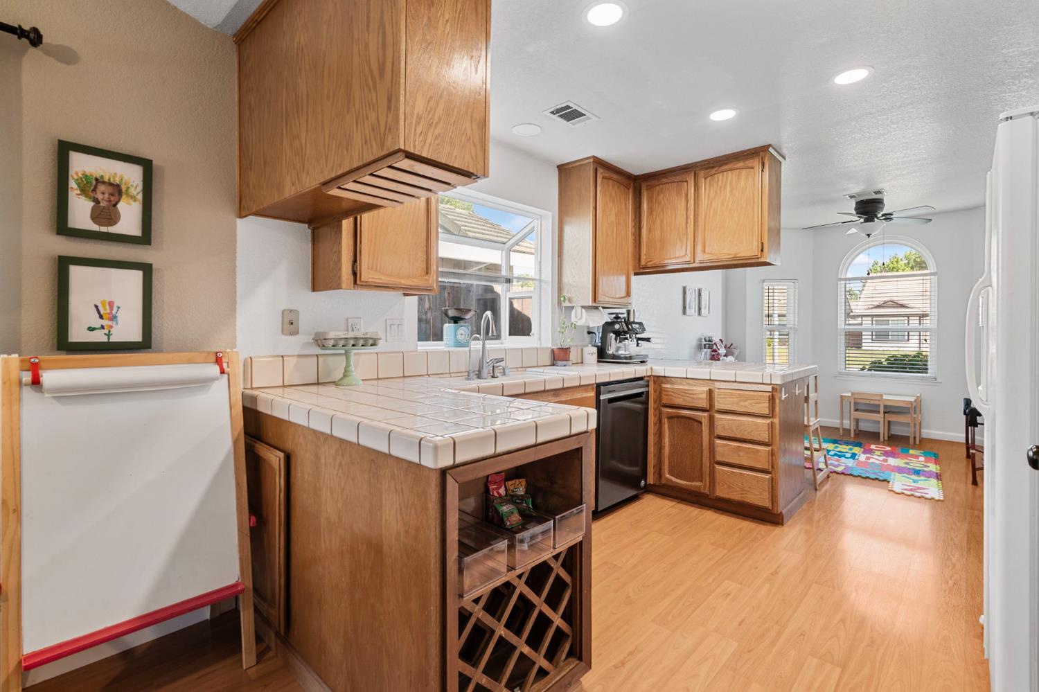Detail Gallery Image 9 of 38 For 672 Pestana Dr, Galt,  CA 95632 - 3 Beds | 2 Baths