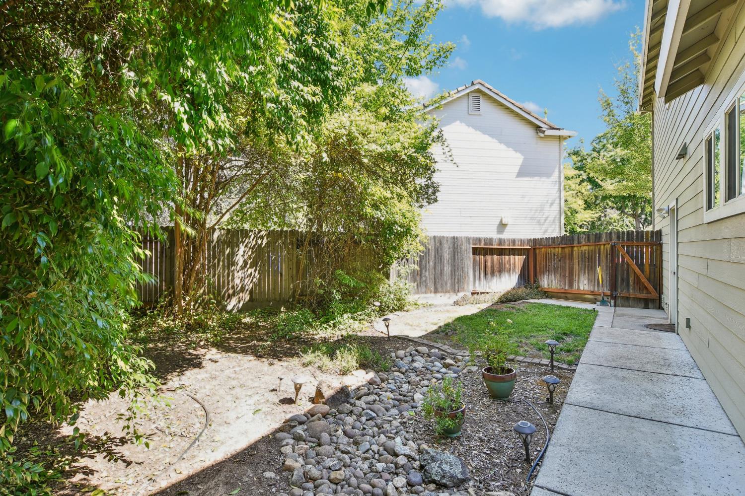 Detail Gallery Image 32 of 53 For 343 Coventry Cir, Folsom,  CA 95630 - 4 Beds | 2/1 Baths