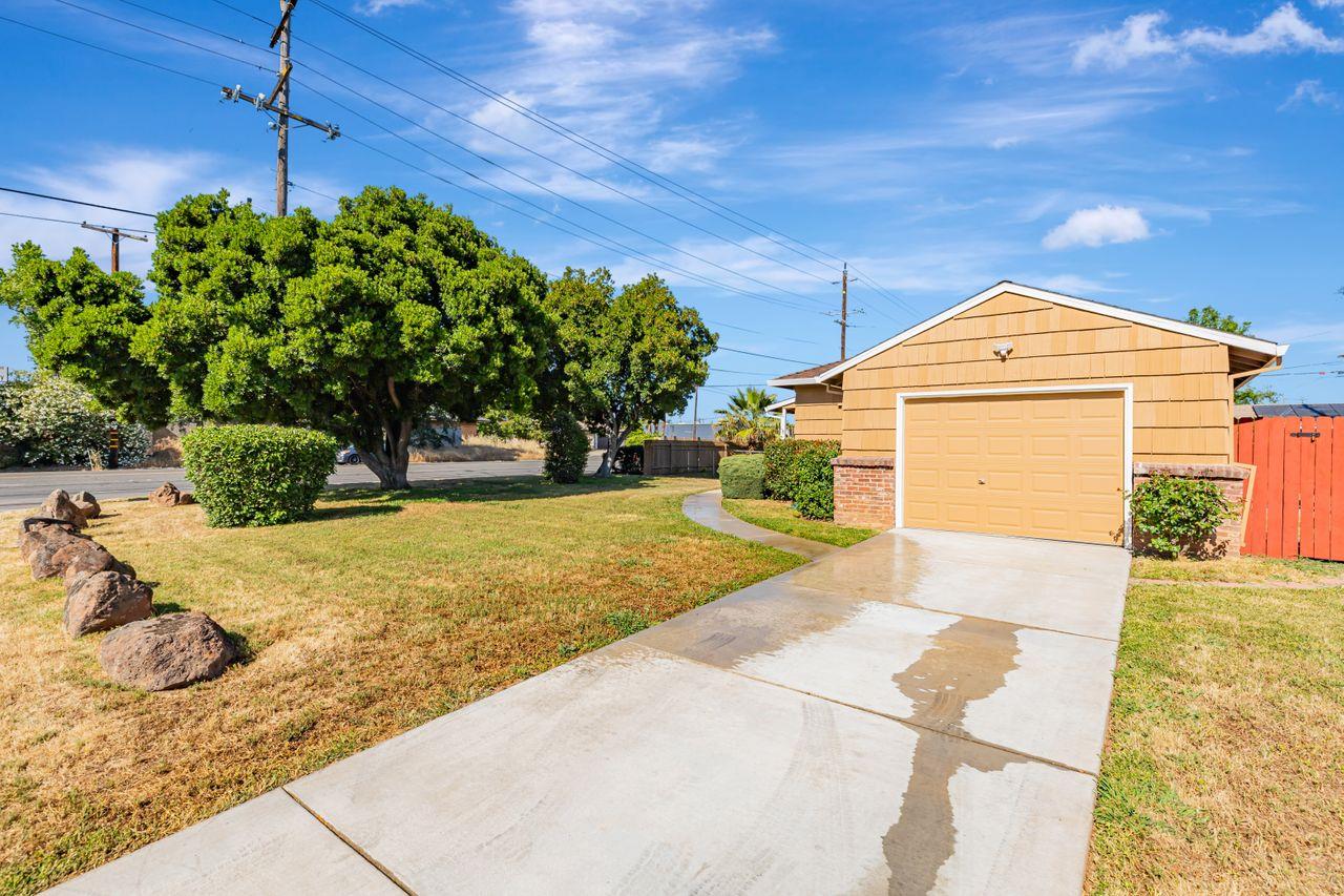 Detail Gallery Image 68 of 72 For 4130 Arden Way, Sacramento,  CA 95864 - – Beds | – Baths