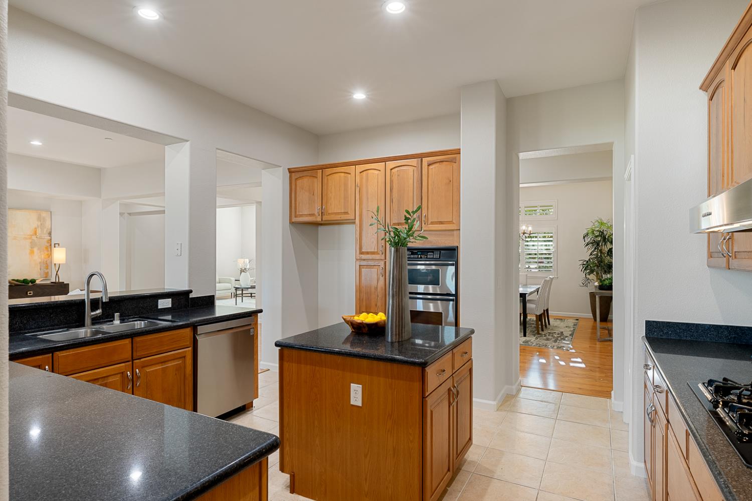 Detail Gallery Image 26 of 90 For 9461 Crossrail Dr, Wilton,  CA 95693 - 5 Beds | 3 Baths