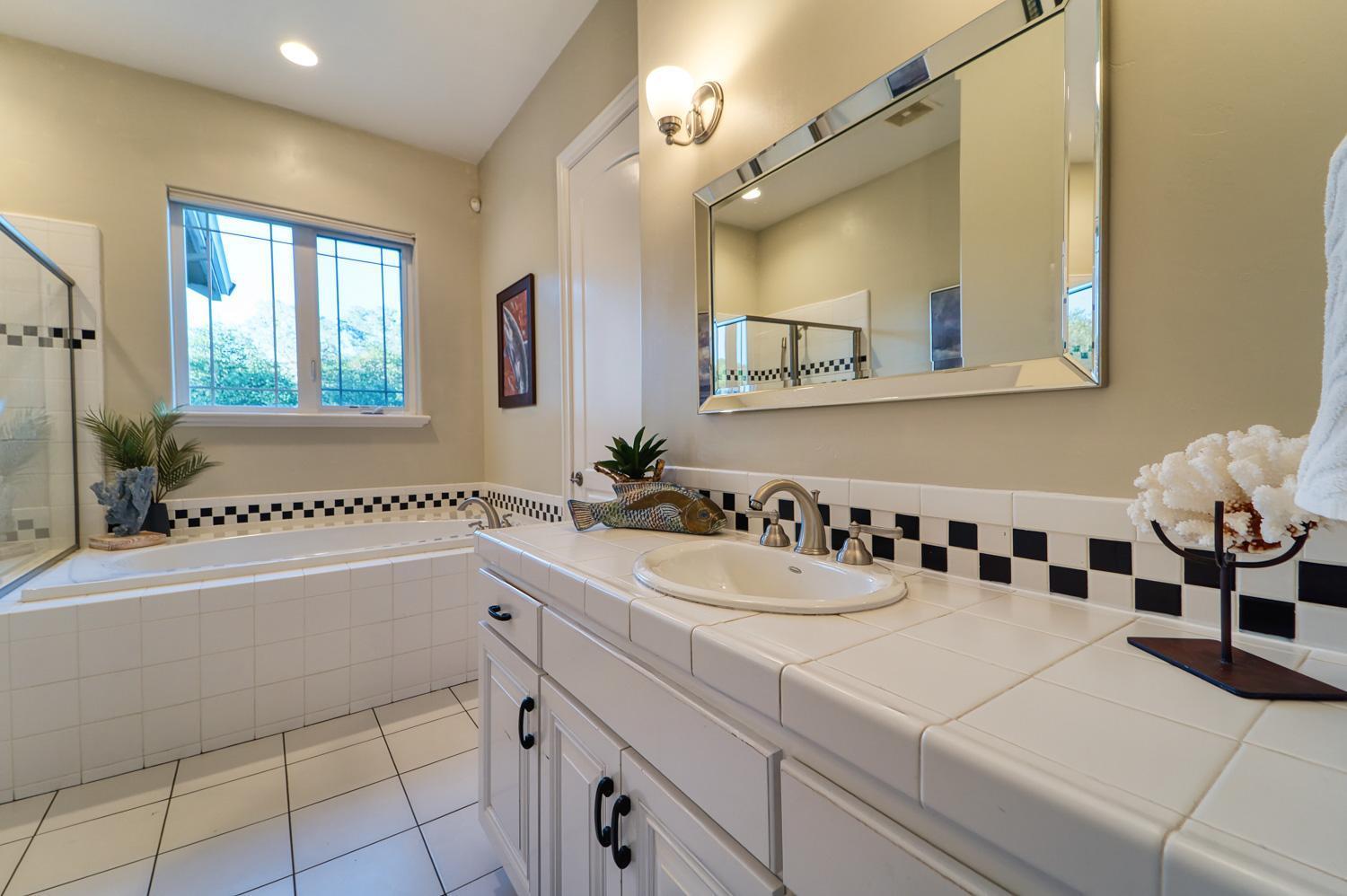 Detail Gallery Image 58 of 75 For 215 Oak Brook Ct, Auburn,  CA 95602 - 3 Beds | 2/1 Baths
