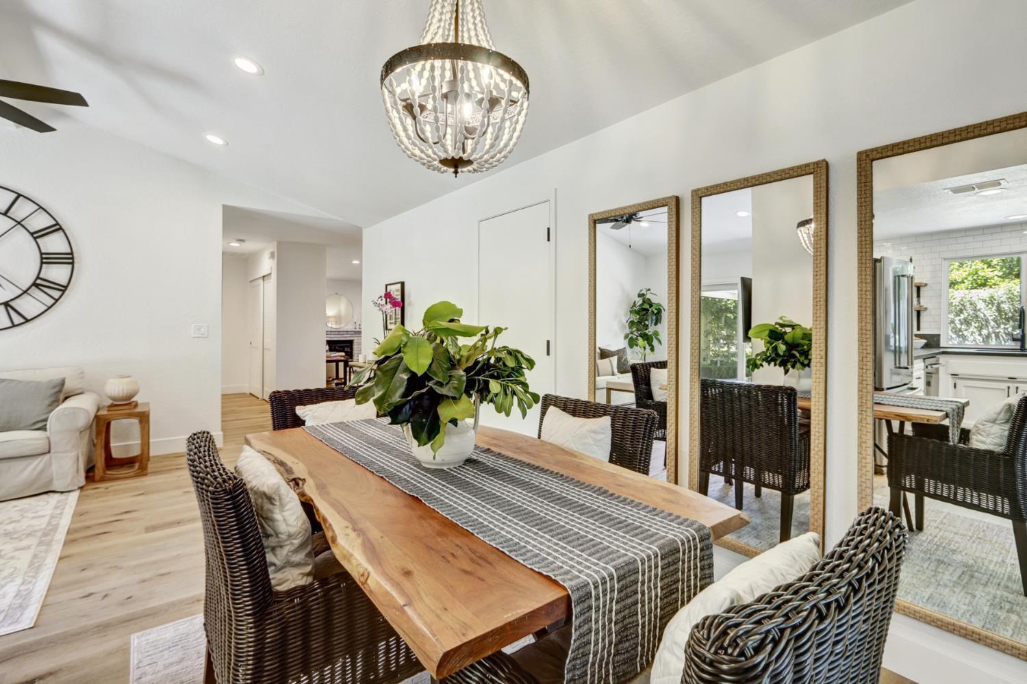 Detail Gallery Image 11 of 38 For 4939 Kurz Cir, Carmichael,  CA 95608 - 3 Beds | 2 Baths