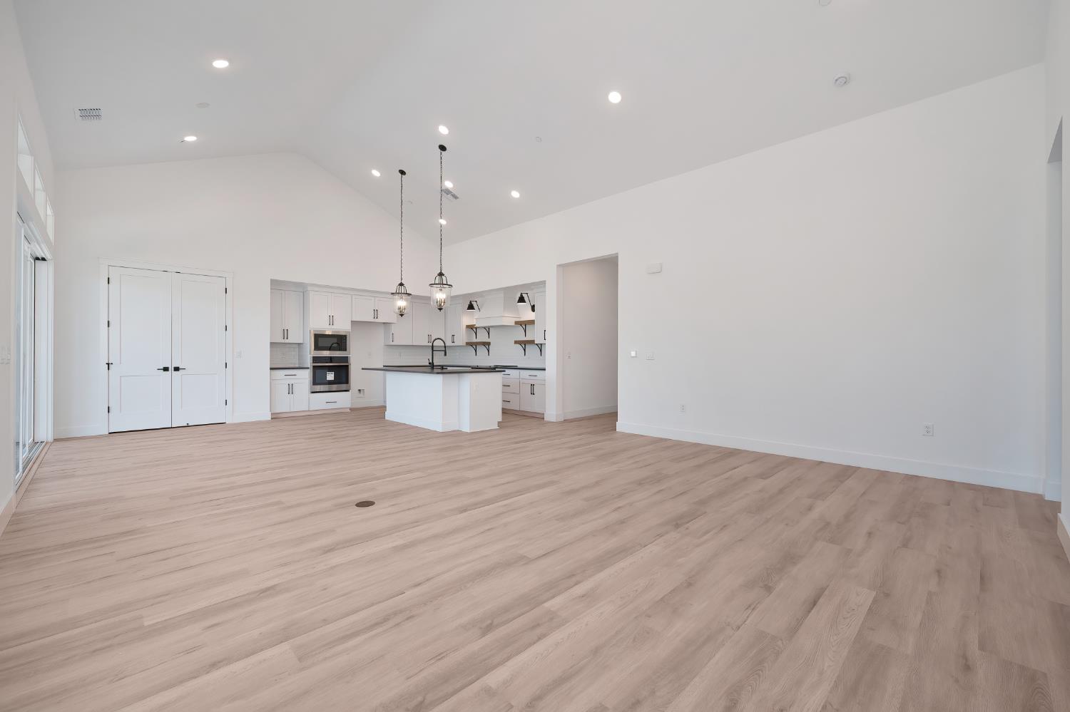 Detail Gallery Image 8 of 39 For 15045 via Sansovino, Sloughhouse,  CA 95683 - 3 Beds | 2 Baths