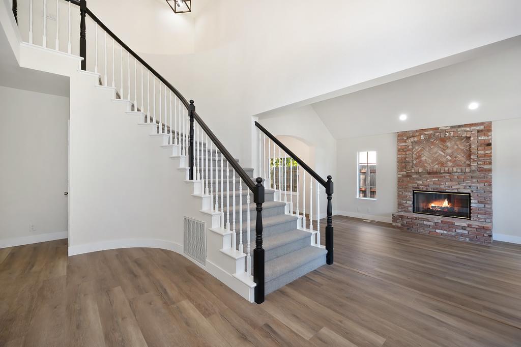 Detail Gallery Image 3 of 62 For 5069 Oak Mello Ct, Elk Grove,  CA 95758 - 4 Beds | 3 Baths