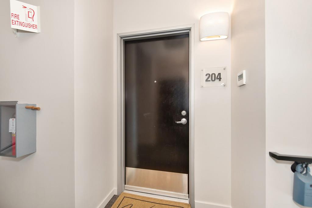 Detail Gallery Image 7 of 33 For 2117 S St #204,  Sacramento,  CA 95816 - 2 Beds | 2 Baths