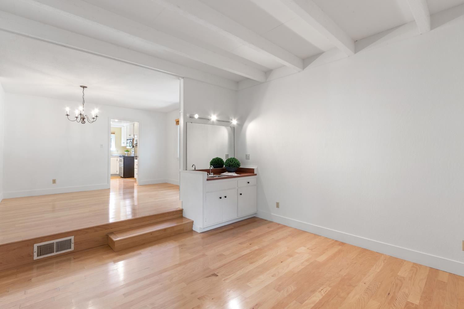 Detail Gallery Image 11 of 48 For 815 Commons Dr, Sacramento,  CA 95825 - 2 Beds | 2 Baths