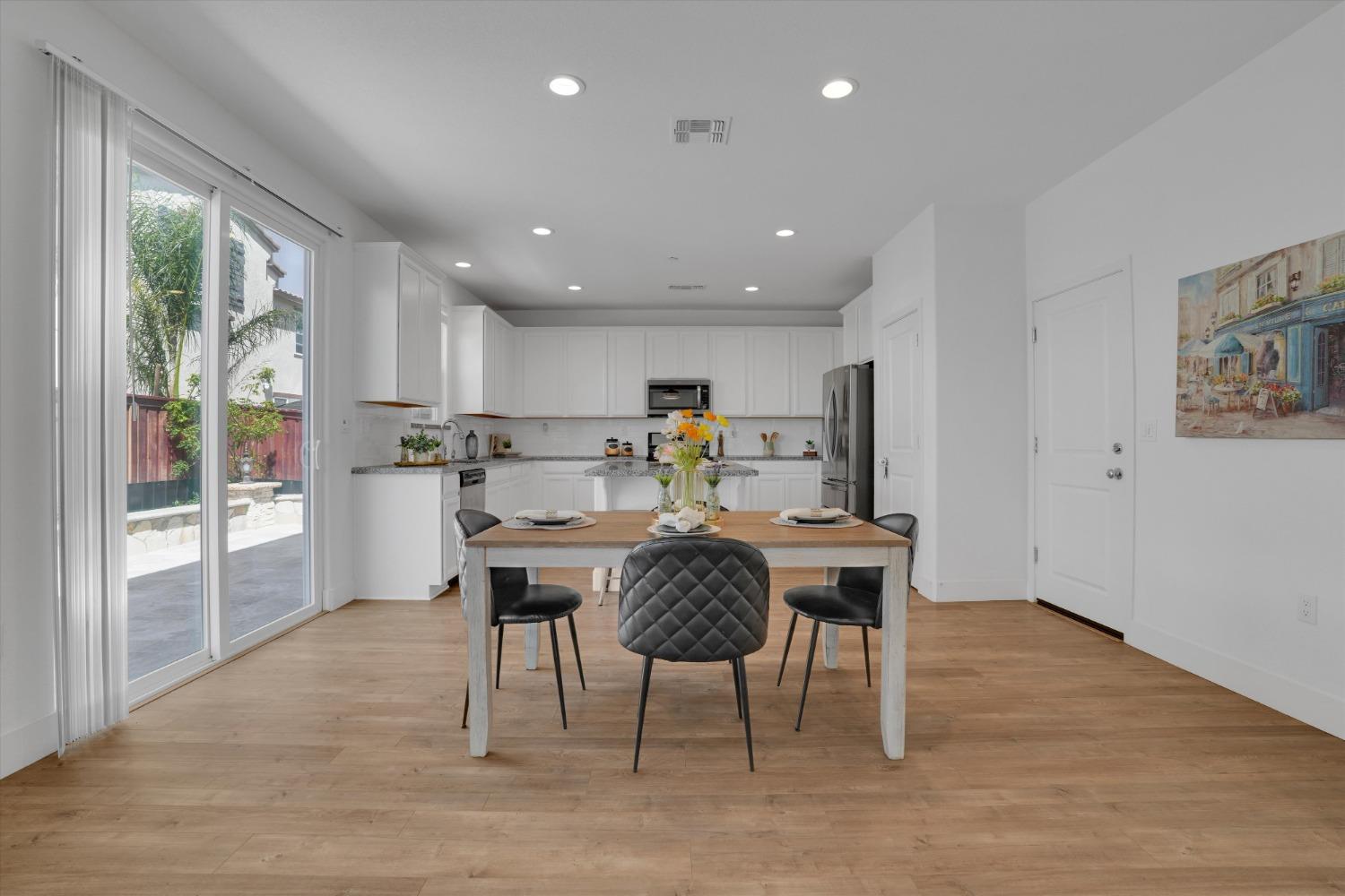 Detail Gallery Image 13 of 48 For 1693 S Macias Pl, Mountain House,  CA 95391 - 4 Beds | 3 Baths