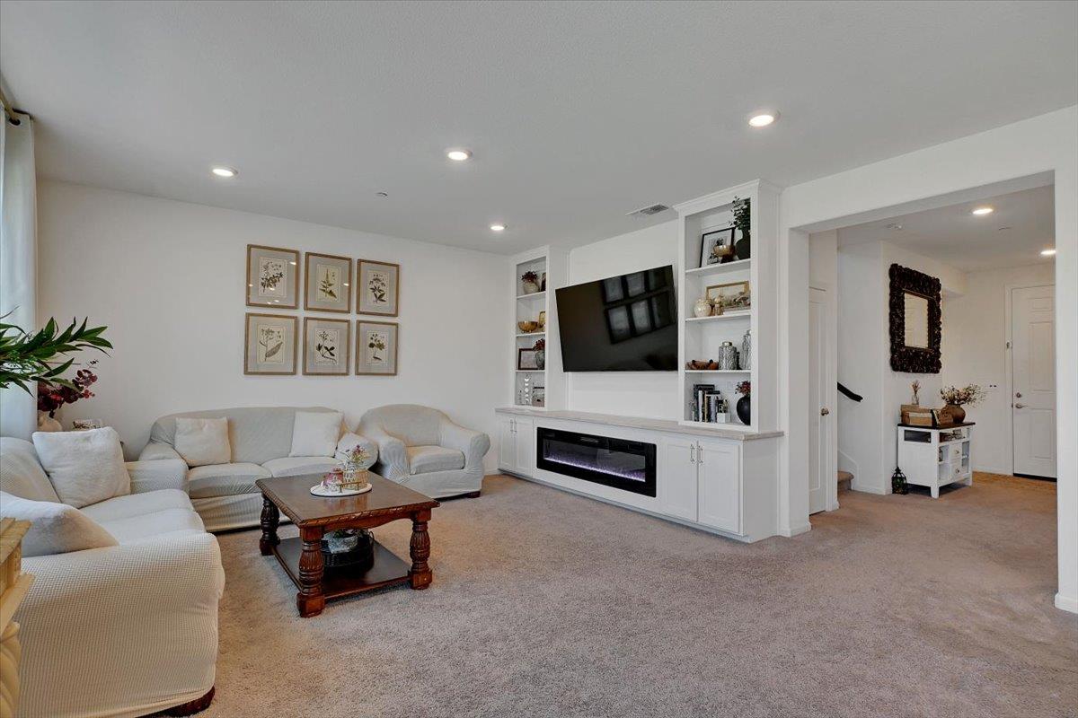 Detail Gallery Image 17 of 77 For 5130 Castleton Way, Roseville,  CA 95747 - 4 Beds | 3 Baths