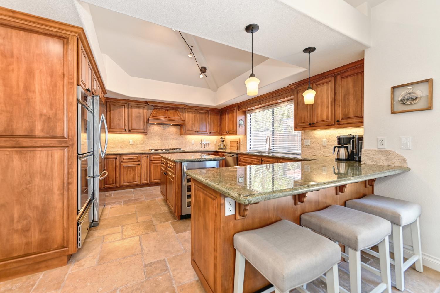 Detail Gallery Image 10 of 43 For 5313 Thunder Ridge Cir, Rocklin,  CA 95765 - 4 Beds | 3 Baths