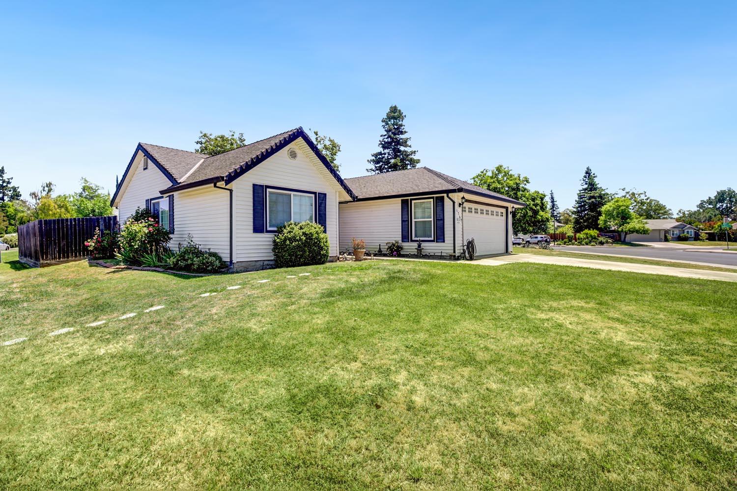 Detail Gallery Image 1 of 50 For 2767 Betty Way, West Sacramento,  CA 95691 - 3 Beds | 2 Baths