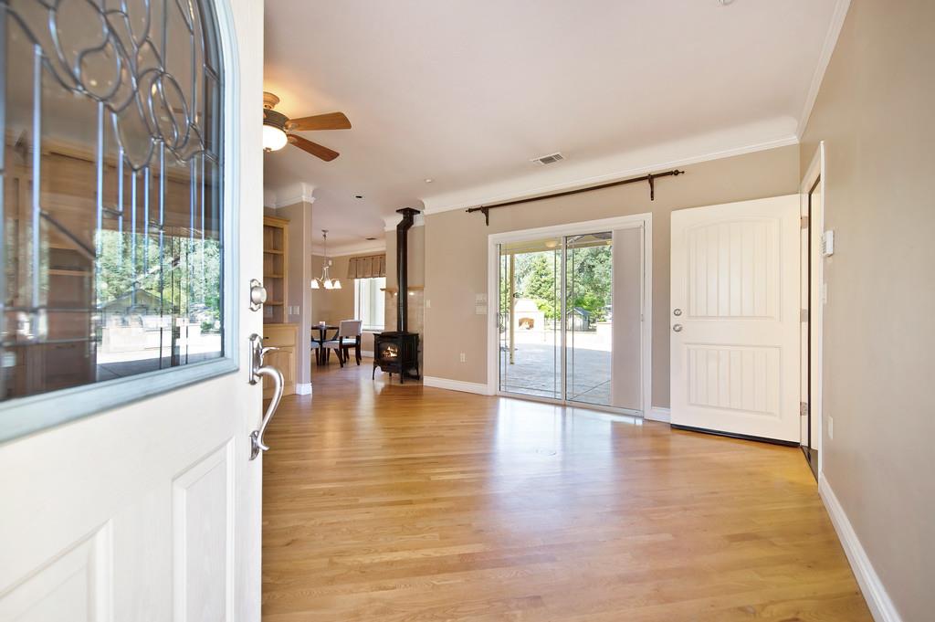 Detail Gallery Image 7 of 35 For 3443 Barker Rd, Loomis,  CA 95650 - 3 Beds | 2/1 Baths