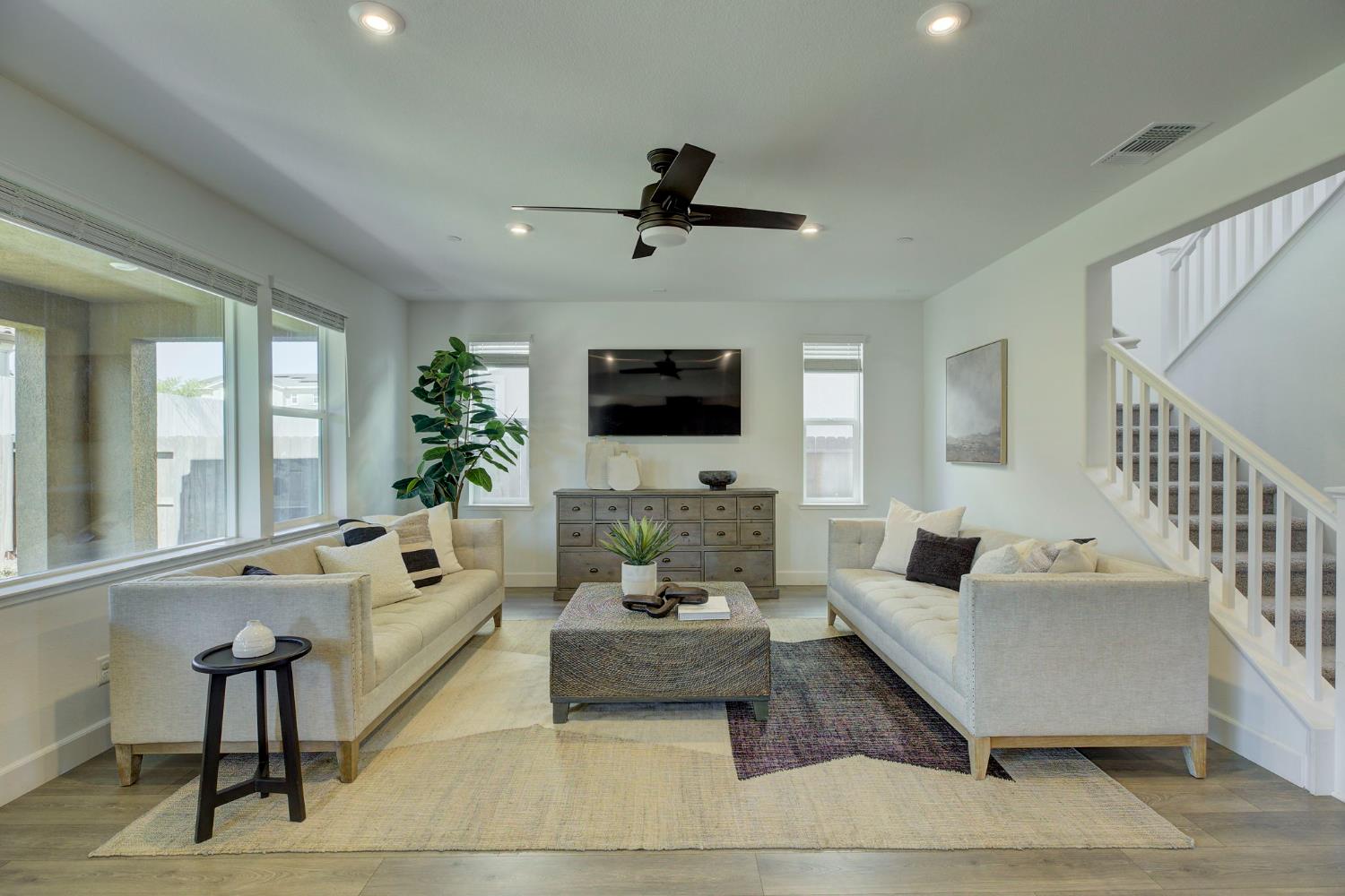Detail Gallery Image 6 of 50 For 1216 Fence Post Way, Roseville,  CA 95747 - 4 Beds | 4 Baths
