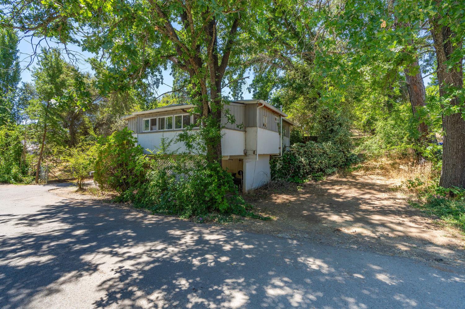 Detail Gallery Image 2 of 31 For 215 Amador Trl, Sutter Creek,  CA 95685 - 3 Beds | 2 Baths