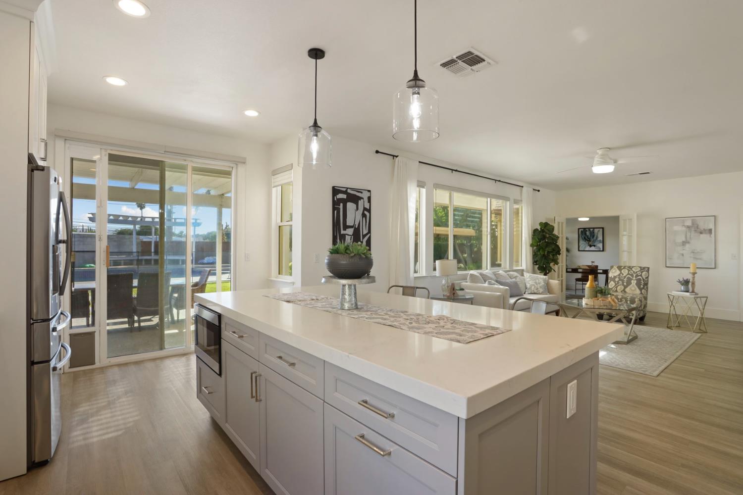 Detail Gallery Image 8 of 68 For 1531 Veranda Ct, Tracy,  CA 95377 - 6 Beds | 3 Baths