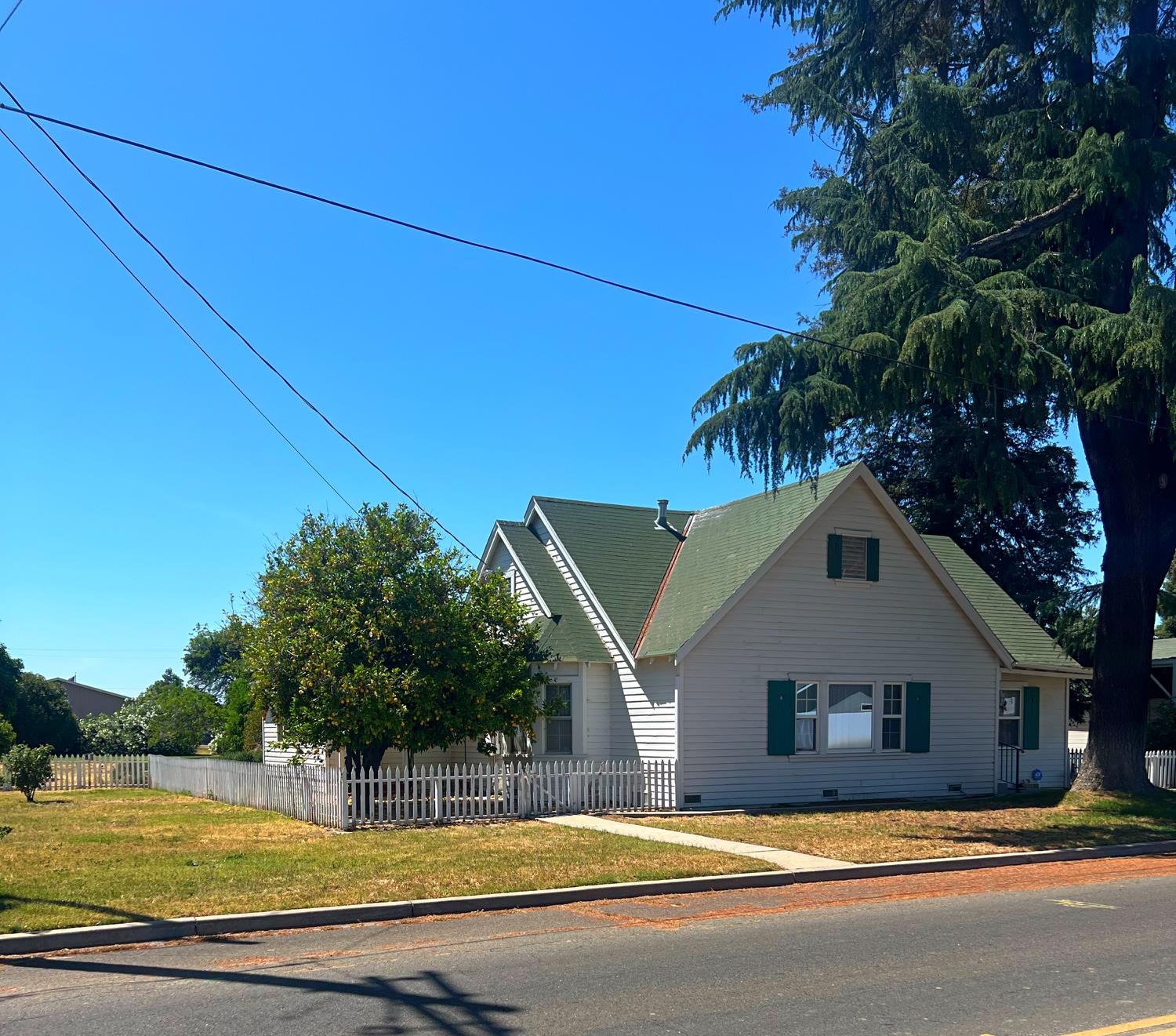 Detail Gallery Image 2 of 13 For 3833 Story Rd, Denair,  CA 95316 - 3 Beds | 2 Baths